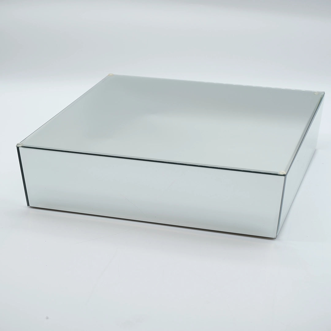 Modern Reflective Display Block
